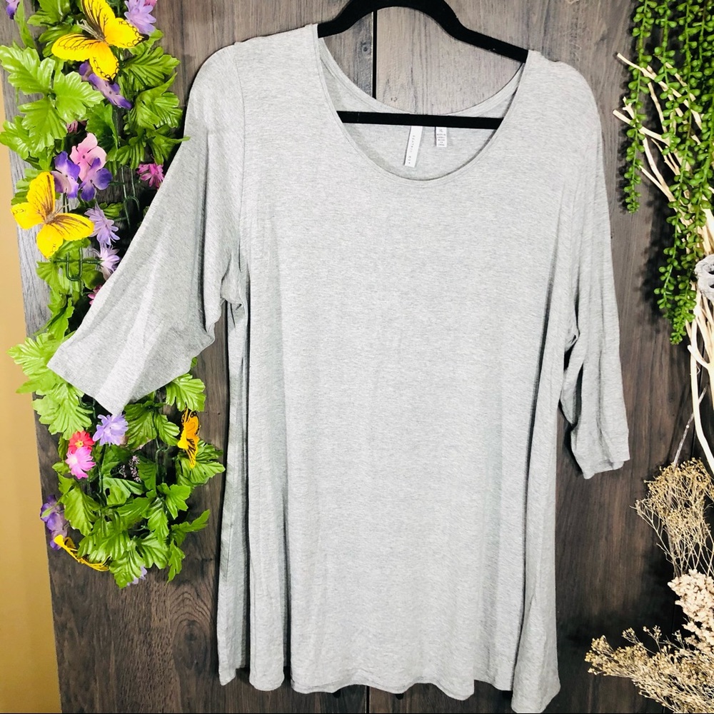 🌸5/$25🌸 NWOT Grey Quarter Sleeve Basic Flowy Top Size XL - Picture 4 of 15
